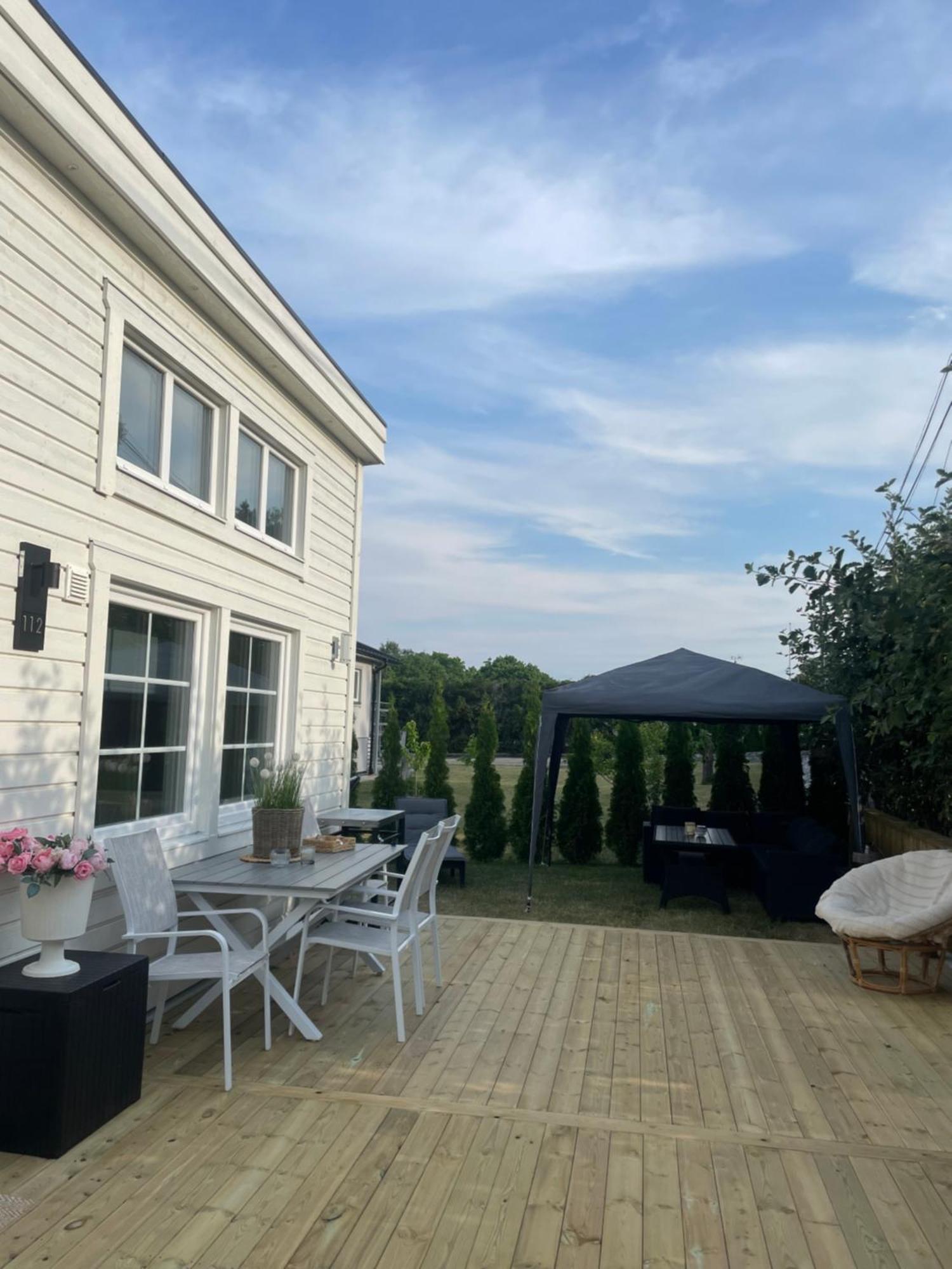 Ett Nytt Fraesch Hus Utanfoer Stockholm Naera Arlanda Villa Rosersberg Exteriör bild