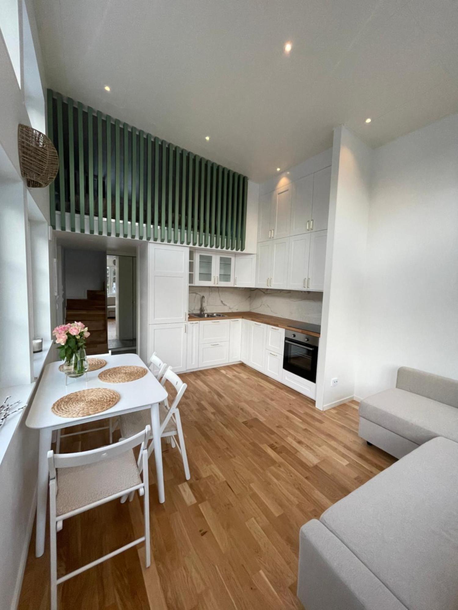 Ett Nytt Fraesch Hus Utanfoer Stockholm Naera Arlanda Villa Rosersberg Exteriör bild