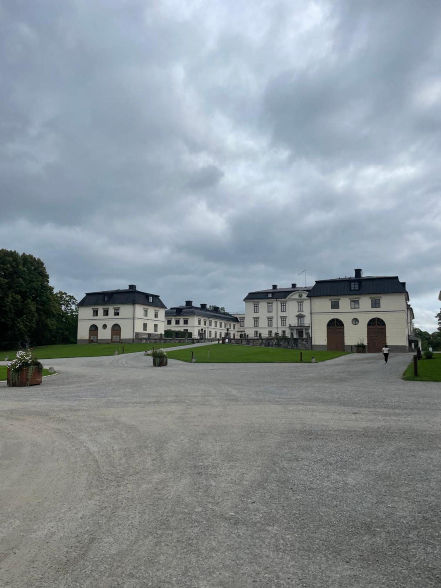Ett Nytt Fraesch Hus Utanfoer Stockholm Naera Arlanda Villa Rosersberg Exteriör bild