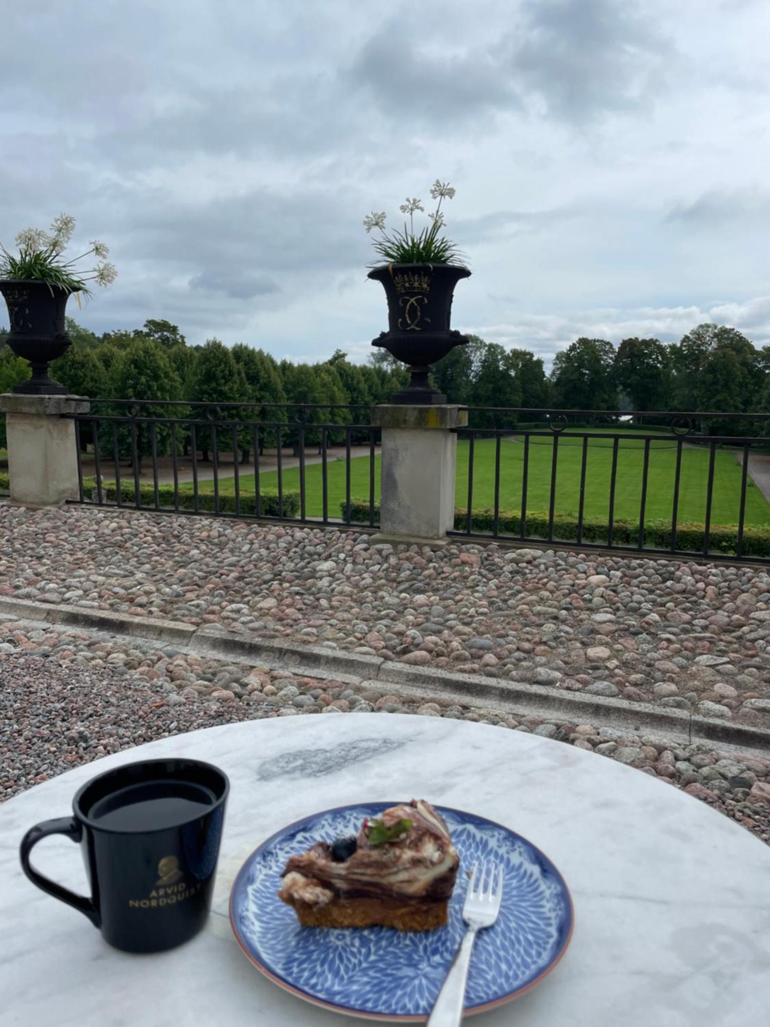 Ett Nytt Fraesch Hus Utanfoer Stockholm Naera Arlanda Villa Rosersberg Exteriör bild