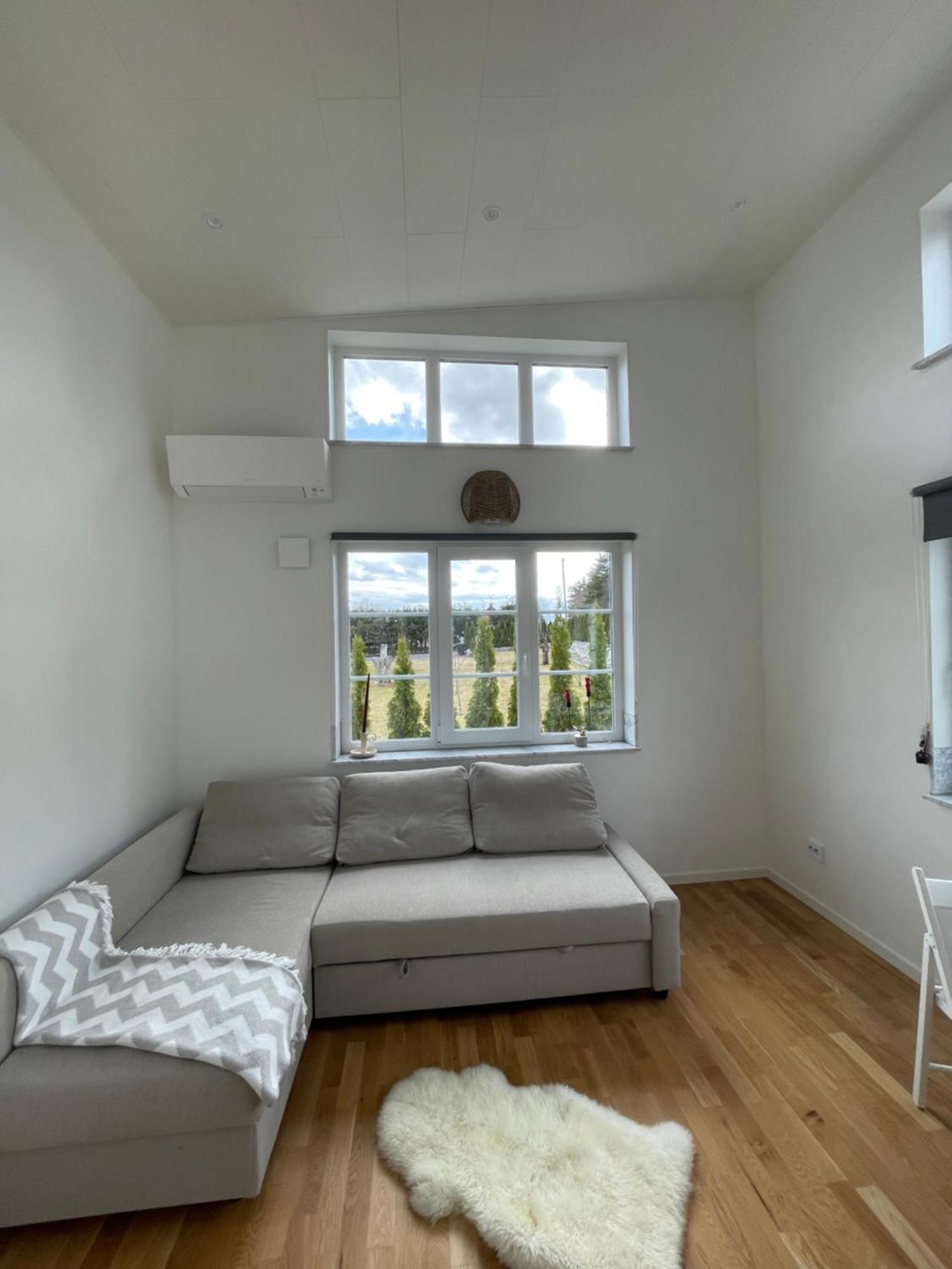 Ett Nytt Fraesch Hus Utanfoer Stockholm Naera Arlanda Villa Rosersberg Exteriör bild